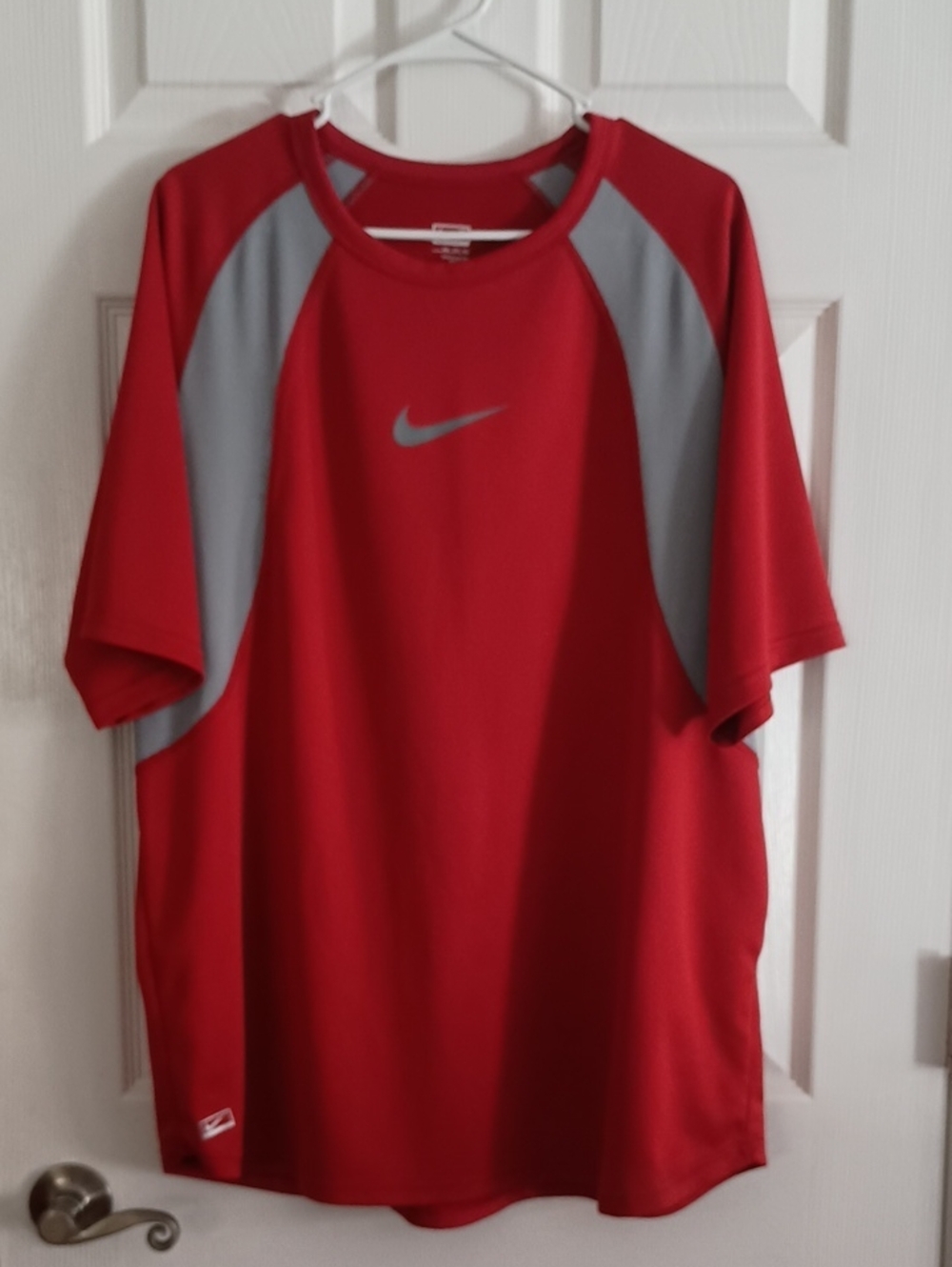 Nike Mens Red Short-Sleeve Athletic Tee with Gray Panels Size 2X (b225)